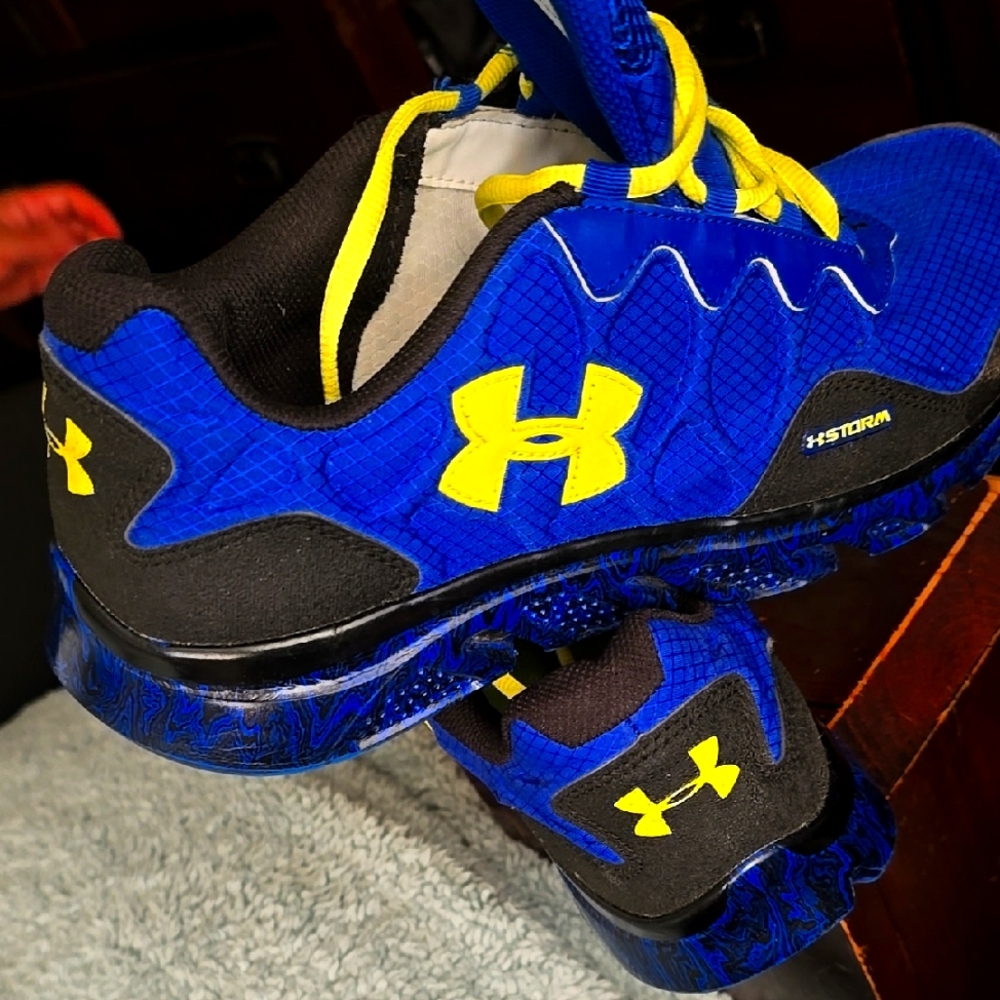 Under Armour Mens' Blue and Yellow Athletic Shoes Size 10.5